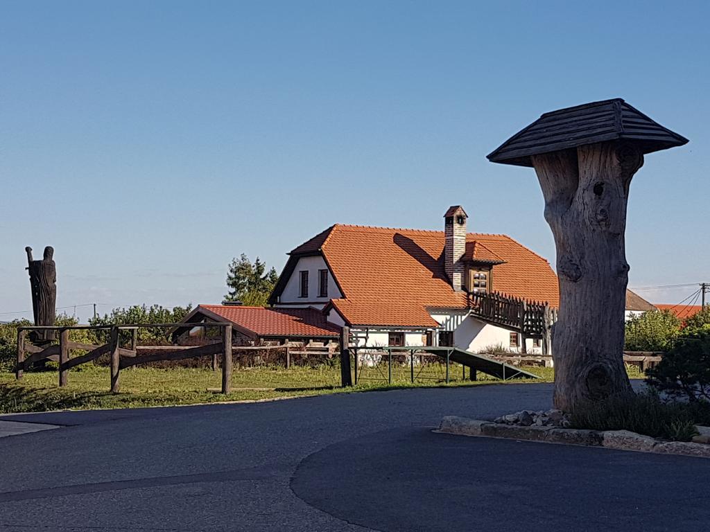 Hotel Osada Havranu Hnanice  Exterior foto